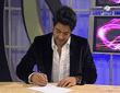 Hamaki doing a Prova as a Student Learning French